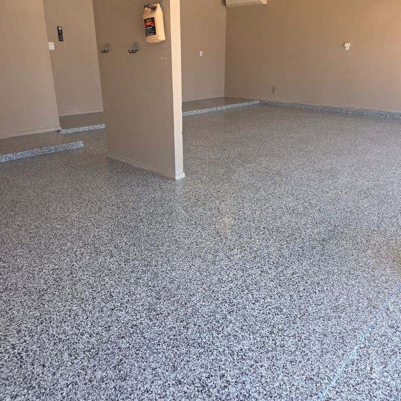 Domino flakes, garage — Epoxee El Paso